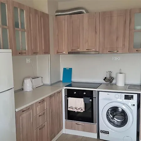 Azzurro-top Floor In Quiet Neighborhood, Free Private Parking * Varna