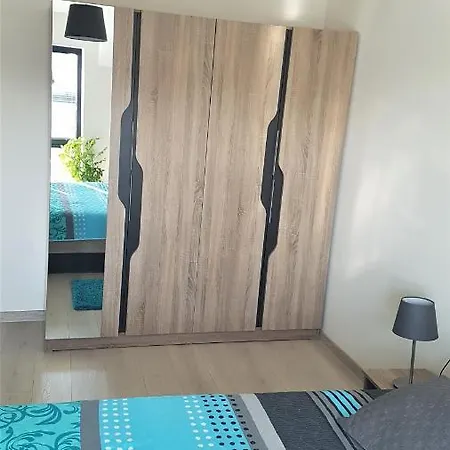 Апартаменты Azzurro-top Floor In Quiet Neighborhood, Free Private Parking