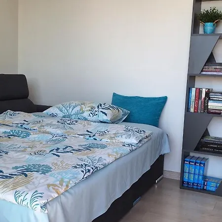 Azzurro-top Floor In Quiet Neighborhood, Free Private Parking *