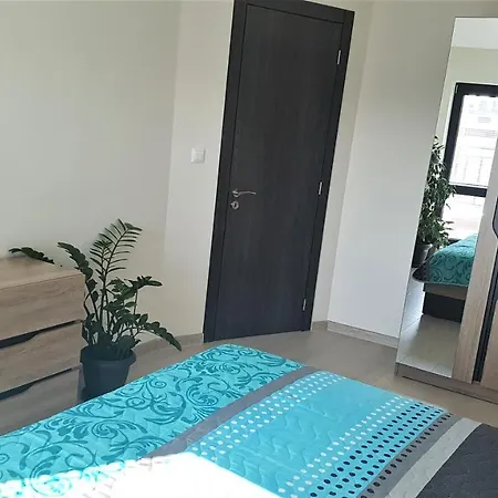 Azzurro-top Floor In Quiet Neighborhood, Free Private Parking Апартамент