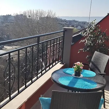 Azzurro-top Floor In Quiet Neighborhood, Free Private Parking * 바르나