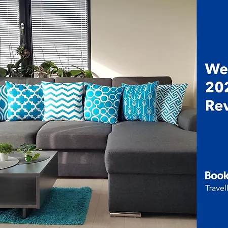 Azzurro-top Floor In Quiet Neighborhood, Free Private Parking Apartment